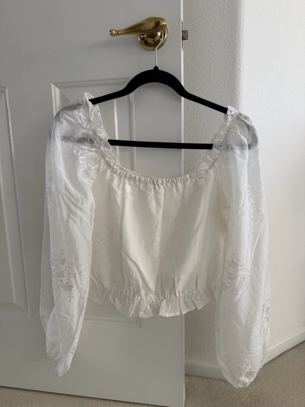 GUESS White Sheer Puff Sleeve Cropped Blouse